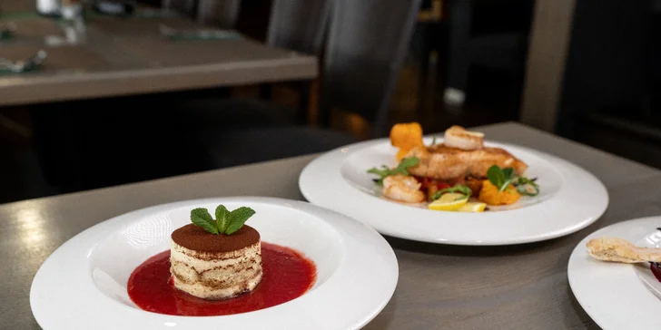 Hlavním chodem bude surf & turf z lososa a krevet s yuzu omáčkou.