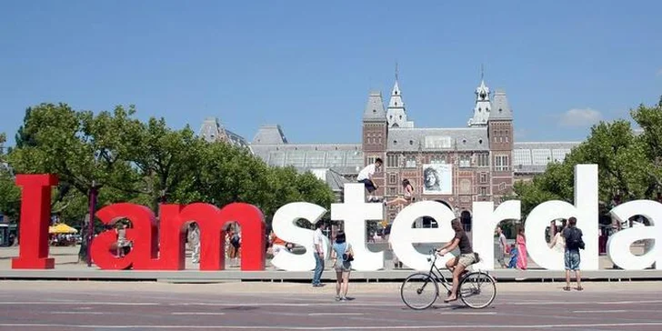 Amsterdam na 1 noc: prohlídka města, sýrový trh i výlet za větrnými mlýny