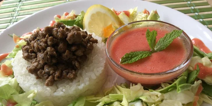 Vegetburger se sojovým latté nebo smoothie