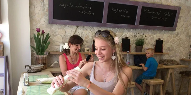 Vegetburger se sojovým latté nebo smoothie