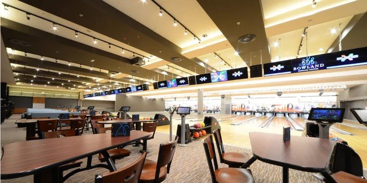 Bowling v Bowlandu s tradiční italskou pizzou i bez