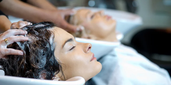 Vzdušný dámský účes v Be You Hair&Beauty Studiu