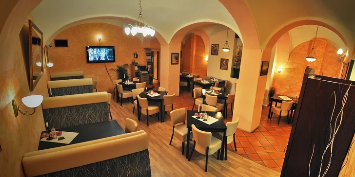 2 vynikající křupavé pizzy dle vlastního výběru