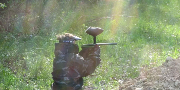 Adrenalin pro partu: hra paintballu se 100 kuličkami na osobu a zapůjčením kompletního vybavení