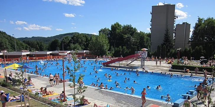 Vstupy do aquaparku Kuřim pro dva či celou rodinu