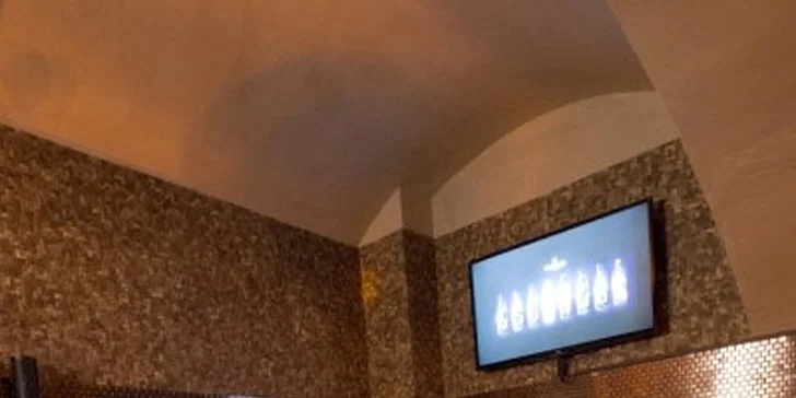 Party dle výběru a dva drinky v baru Wink!