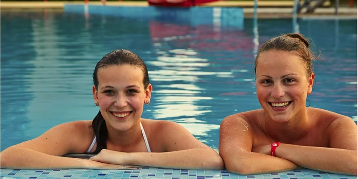 Vstupy do aquaparku Kuřim pro dva či celou rodinu