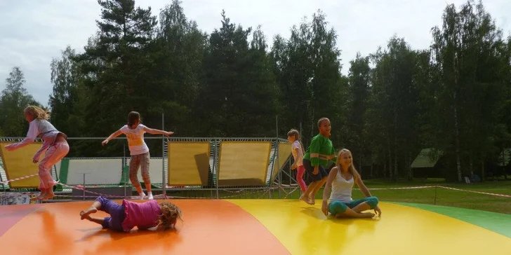 Giga trampolína či vodní fotbal na Stříbrném rybníku
