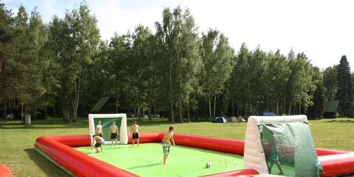 Giga trampolína či vodní fotbal na Stříbrném rybníku