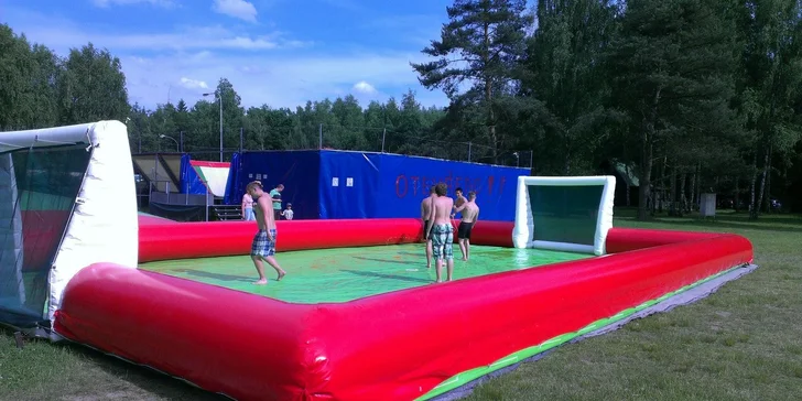 Giga trampolína či vodní fotbal na Stříbrném rybníku