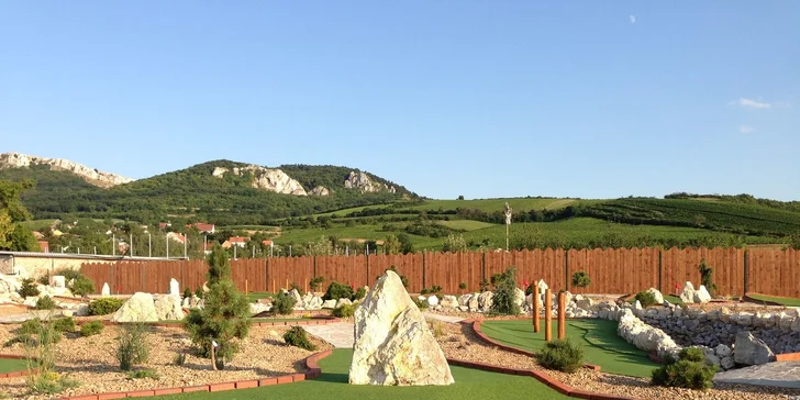 Hodinová hra adventure golfu pro dva v Horních Věstonicích