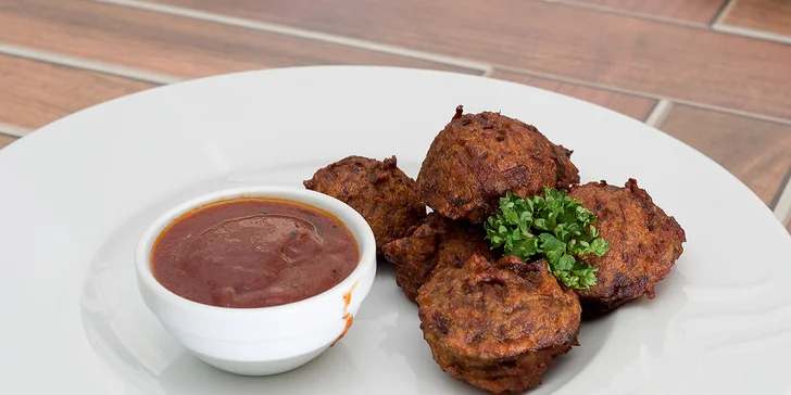 Velké denní menu ve vegetariánské restauraci Gopál