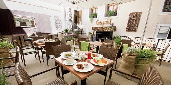 Velké denní menu ve vegetariánské restauraci Gopál