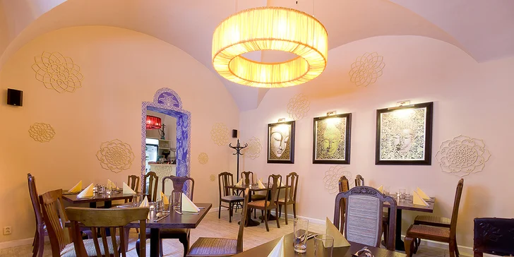 Velké denní menu ve vegetariánské restauraci Gopál