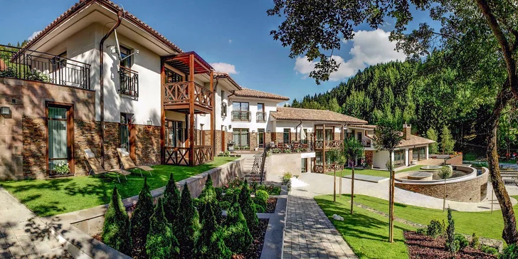 Penzión Villa Helia vám ponúka jedinečné luxusné ubytovanie na Orave v priestranných, moderne zariadených apartmánoch s krásnym výhľadom. 