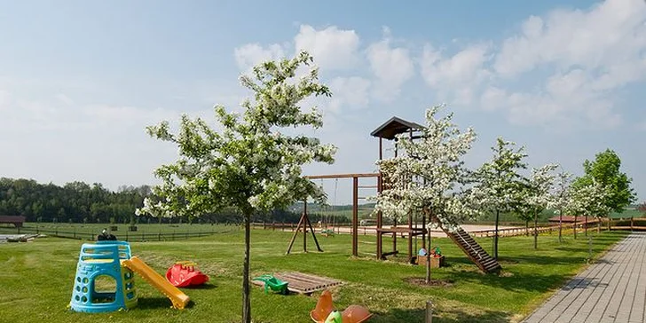 Wellness pobyt na tři dny pro dva v K-Triumfu ve Velichovkách. Masáže, sauna, sekt i delikatesy od kuchařky oceněné medailí M. D. Rettigové!