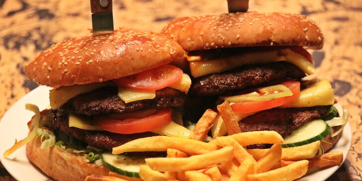 50% sleva na výtečné burgery a hranolky v Elektře