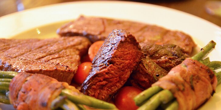 Masové degustační menu pro dvě osoby (600 g) v Jáma Steakhouse