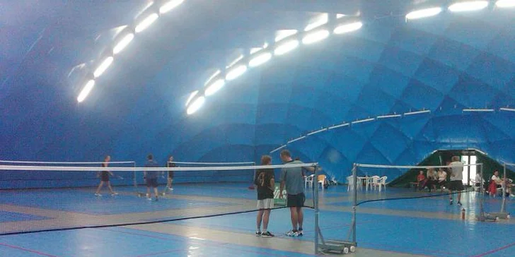 Pronájem kurtu na tenis, badminton, volejbal a další