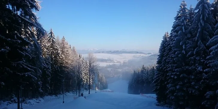 Nedaleko se nachází SKI areál Kamenec, kde si můžete skvěle zalyžovat.