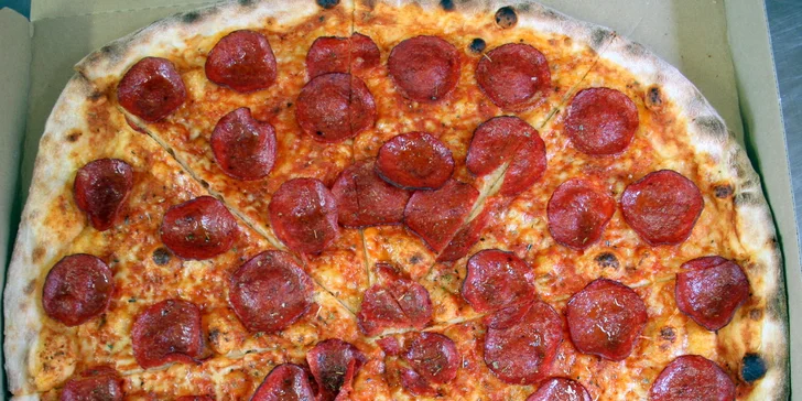 Obří pizza (45 cm) s sebou