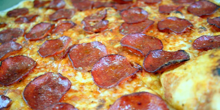 Obří pizza (45 cm) s sebou