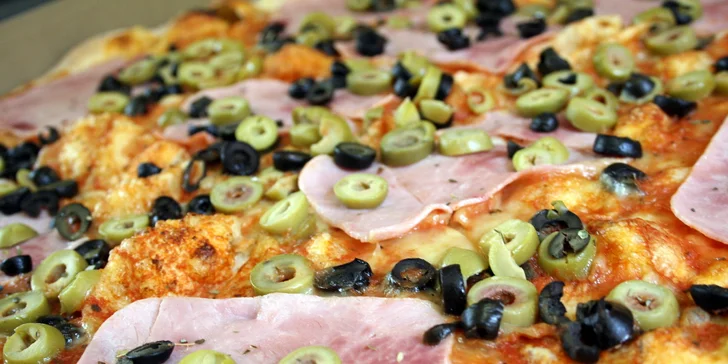 Obří pizza (45 cm) s sebou