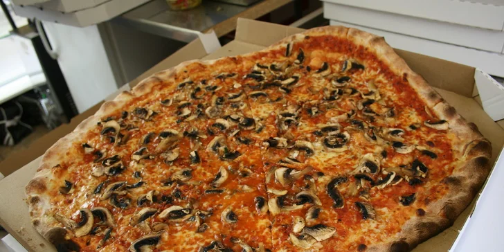 Obří pizza (45 cm) s sebou
