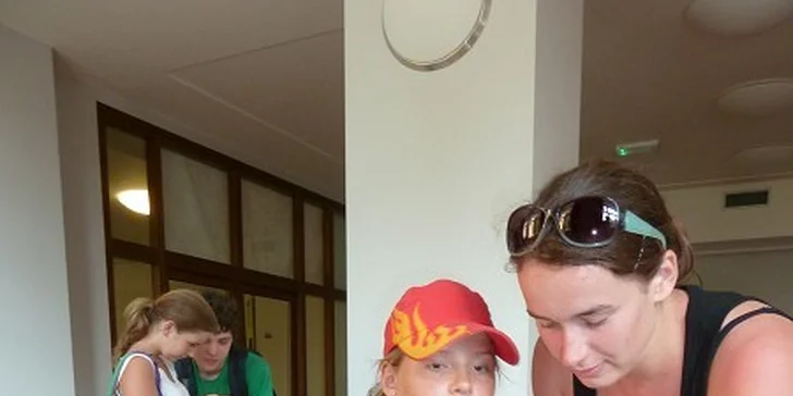 Letní tábor na farmě s konmi a zvířaty