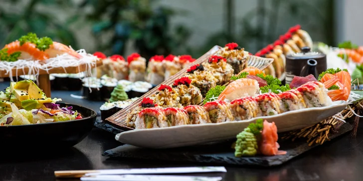 Vybrat si můžete jakékoliv sushi z menu.