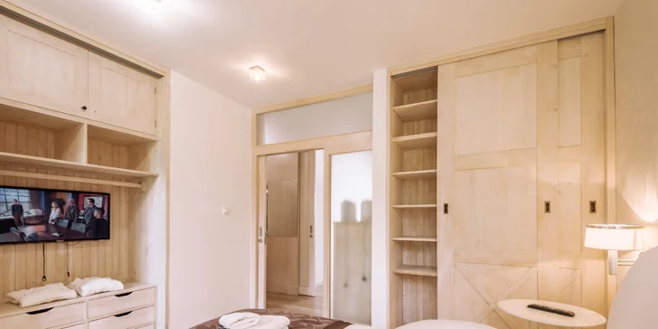 V prostorných, moderně zařízených suitách, z nichž vyzařuje smysl pro detail, se vám bude božsky relaxovat.