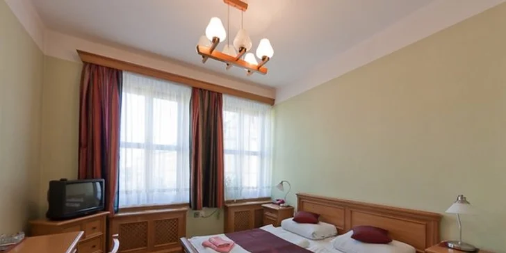 Parádní wellness pobyt: Kleopatřino hýčkání pro 2 v lázních Poděbrady