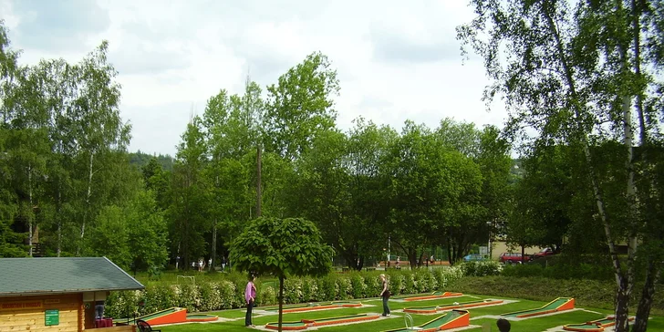 3 dny výletů a relaxace na Slapech: snídaně, minigolf a případně sauna a vířivka