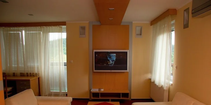Budete mať televíziu so satelitnými programami a telefón s priamou voľbou.