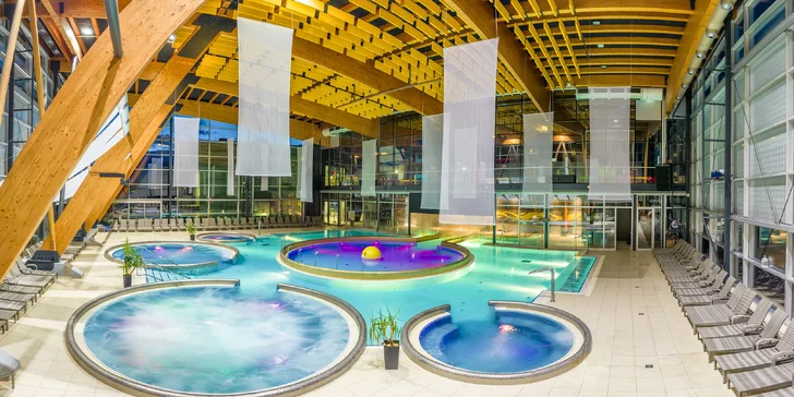 Aquapark AquaCity Poprad je povinnou zastávkou pre všetkých, ktorí sa vyberú do našich veľhôr. Čaká tu na vás nekonečné množstvo zábavy, no aj oddychu.