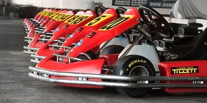 Jízda v nadupané motokáře v kryté hale MZ-Kart