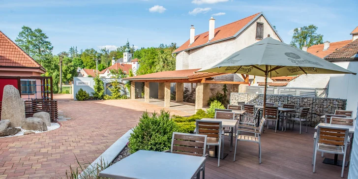 Parkování u hotelu je zdarma.
