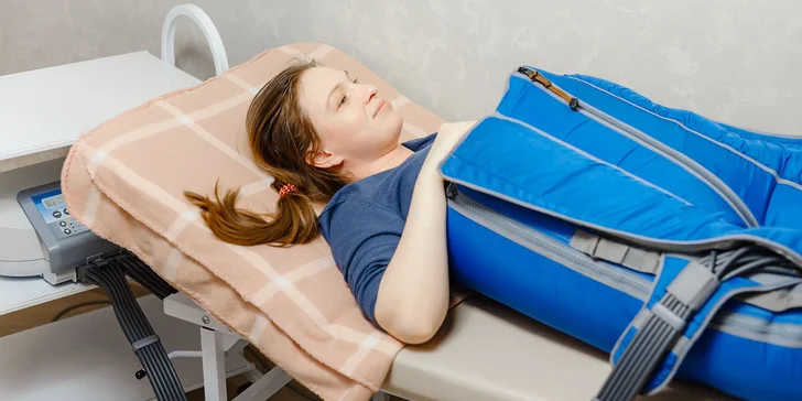 Manuálna/prístrojová lymfodrenáž, relaxačná masáž či akupresúra chodidiel