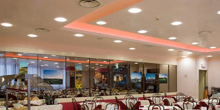 Večery potom patria vycibrenej gastronómii v hotelovej reštaurácii.