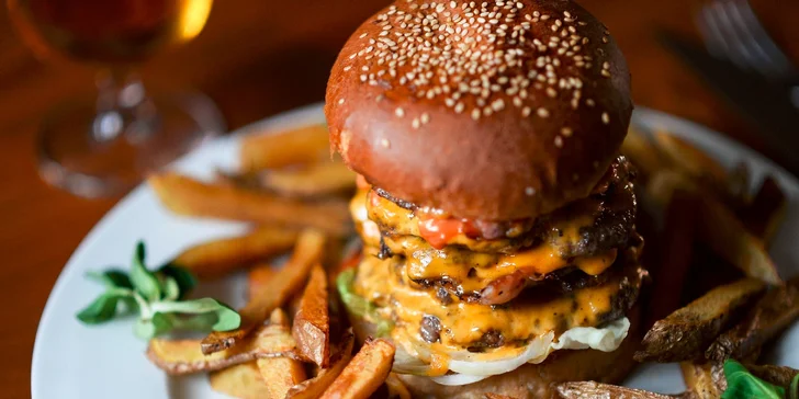 900g Double Burger + 300g domáce hralončeky