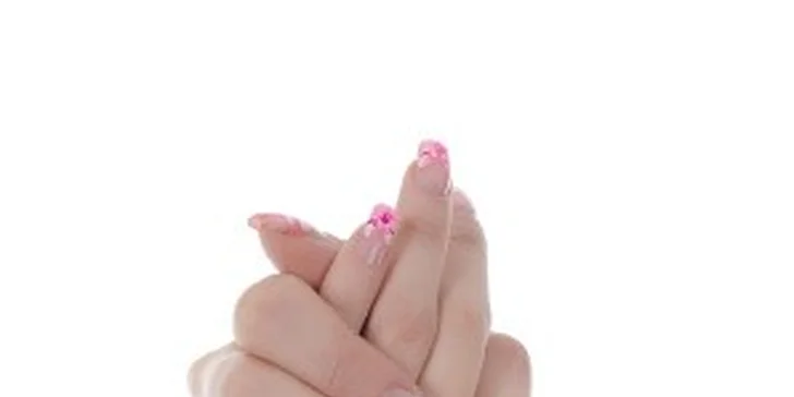 169 Kč za nejodolnější lakování nehtů Shellac. V nabídce i gelové nehty se zdobením NEBO P-Shine ošetření. Barevné jaro s novou manikúrou!