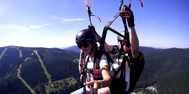 Stroj bude řídit zkušený pilot, ale třeba si to zkusíte i vy.