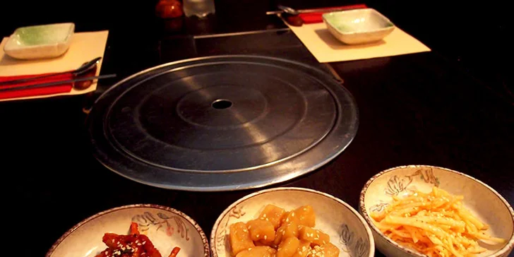 4chodové korejské menu pro dva na Vinohradech