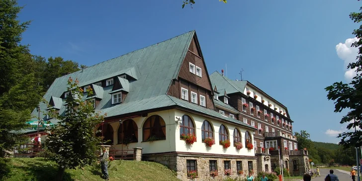 Pobyt pro 2 dospělé a až 2 děti v hotelu Tanečnica