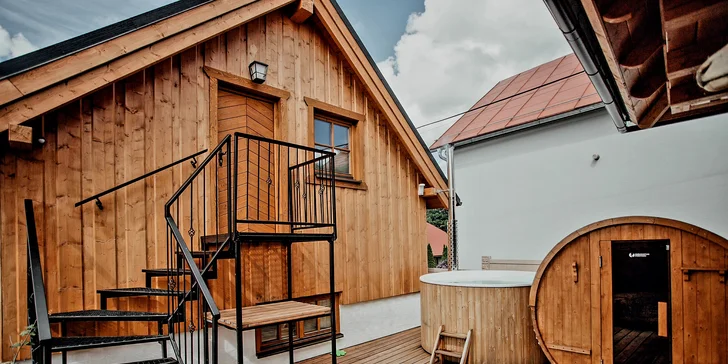  Využiť môžete mini wellness v exteriéri, počet vstupov sa navyšuje podľa toho, koľko nocí strávite na chalupe. 