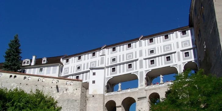 3 dny pro DVA v nádherném Českém Krumlově.  Luxusní hotel Bellevue 4*, vrcholná gastronomie, sauna a vaše dny plné oddechu se slevou až 54 %.