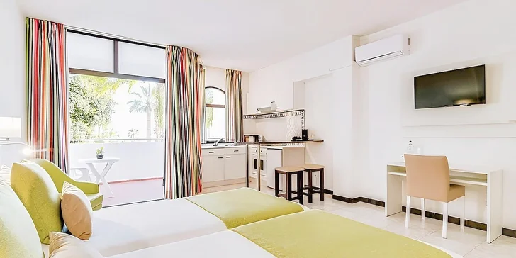Všechny pokoje jsou klimatizované a patří k nim balkon nebo terasa. 