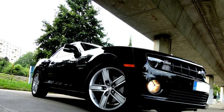 2 hodiny krocení Chevroletu Camaro - až 400 koní!