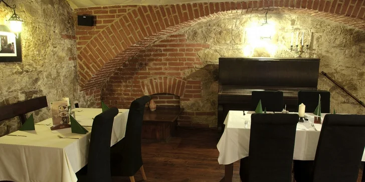 Gurmánský 300g tatarský biftek s 10 topinkami