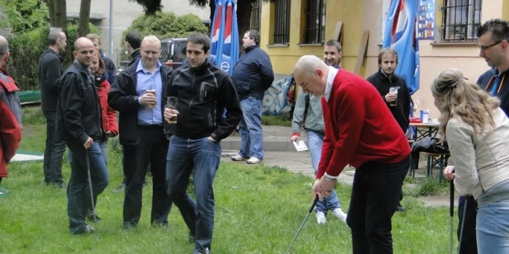 Letní permanentka či jednorázový vstup na minigolf